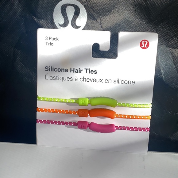 RARE❤️‍?NWT LULULEMON 3 pack trio SILICONE HAIR TIES main image 5